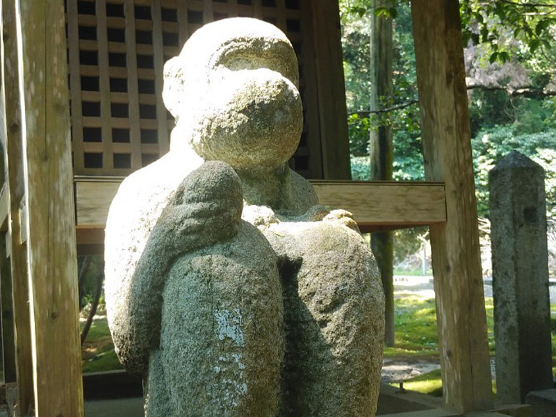 神猿像（御門神社前）